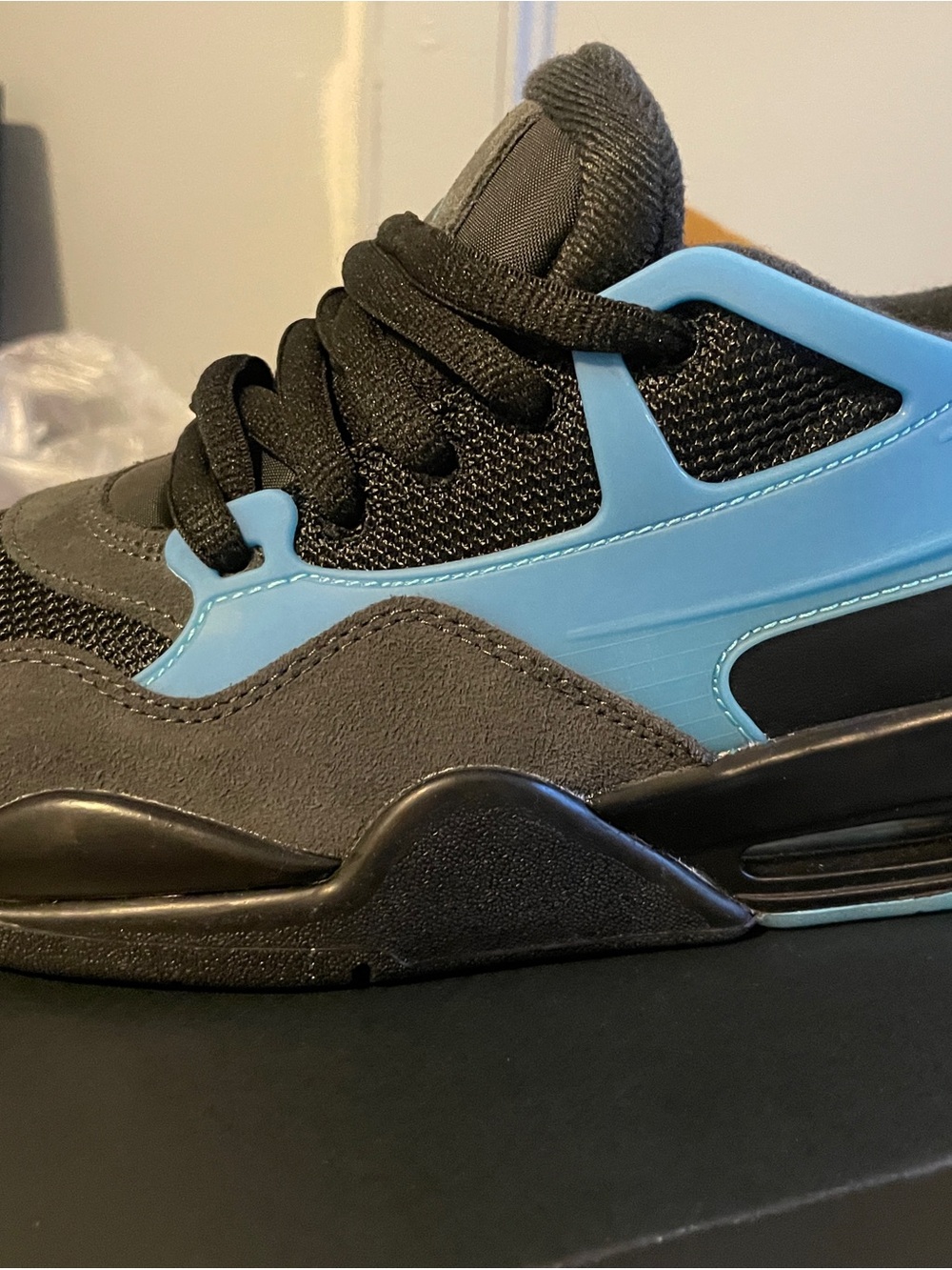 Jordan Kids Sneakers in Black and Light Blue